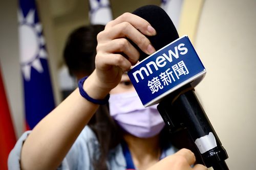 鏡電視前董座還原股臨會當天始末 指裴偉確實對股東報告已向府院溝通反映