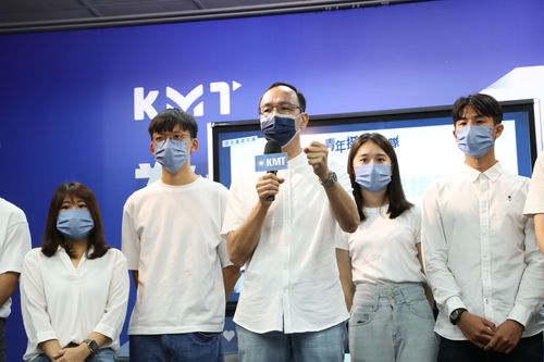 國民黨「青年挺18」戰隊出發 朱立倫:全力支持18歲公民權