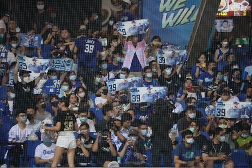 引退賽觀眾10239藏玄機 羅力如願勝投完美落幕