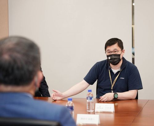 長榮弟弟派瓦解!傳老三轉支持老大 張國煒今也辭立榮董座