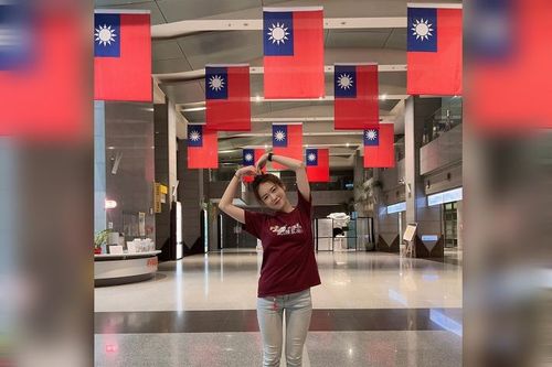 「最美參選人」陳紫渝愛心國旗照 灌2.2萬讚!潔哥也認證:真的很正