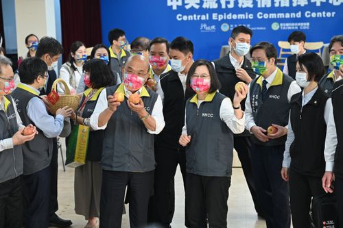 指揮中心「千錘百萬鍊」！　蘇貞昌：未來要對抗更毒的「口舌是非」