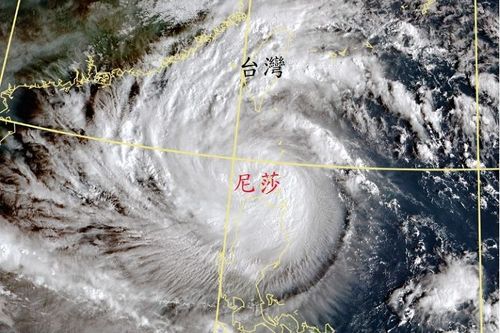 尼莎颱風增強中!鄭明典曝雲圖:沒有明顯「共伴」特徵 原因是這點