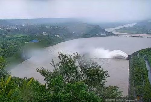 石門壯觀洩洪!水庫進帳7000萬噸 阿姆坪防淤隧道首啓用