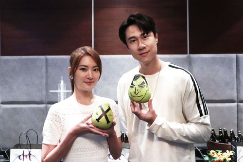 劉書宏認了NG王常笑場 楊雅筑熱汗濕淋麥克風