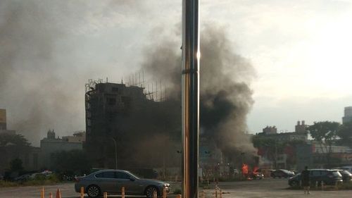 差一點7天後才回家！高雄一家三口吃火鍋　車一停好就燒起來