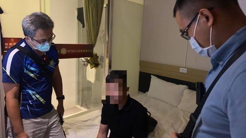 高雄洋酒大盜掃4店賺到20萬元 旅館床上呼呼大睡下場慘了