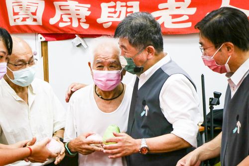 重陽節喊「恢復敬老金」拉長輩票! 陳時中:只有北市沒發、說不過去
