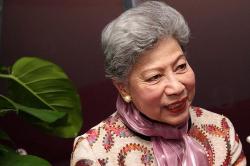 「香港鬼后」羅蘭印度混血開外掛 唯妙唯肖扮英國女王60回