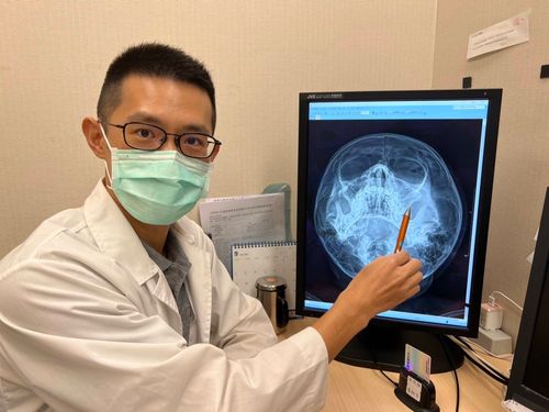 黃膿鼻涕、臉部腫脹疼痛別輕忽!細菌性鼻竇炎嚴重 釀視力危機