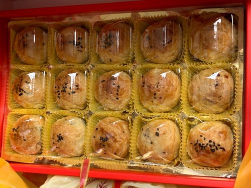 中秋節最後搶買！45元蛋黃酥飆喊到120元　名店明起公休5天
