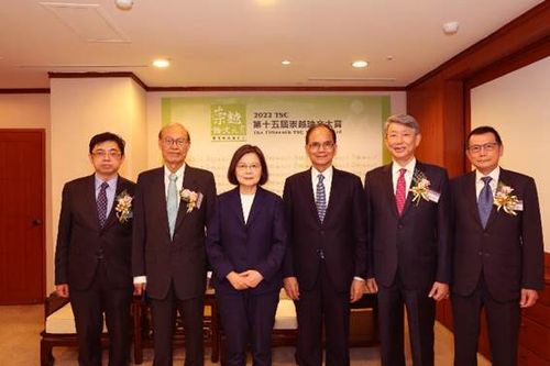 崇越論文大賞 12國學術精英同場競技