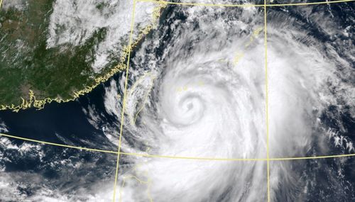 軒嵐諾逐漸北上！強度已達中颱上限「將重返強颱」　10縣市豪、大雨特報