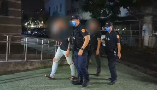 新北3煞不滿被按喇叭!尾隨騎士進停車場 聯手痛毆打斷門牙