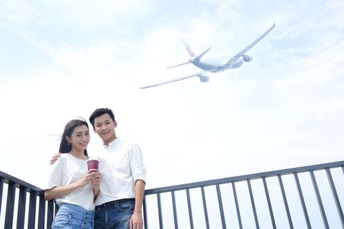 大桃園新景點約會聖地  喝咖啡360度看飛機起降