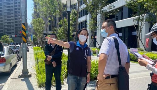 狂發文酸蔣萬安！乾脆廢公車　葉元之譏：林智群比較像「綠師」