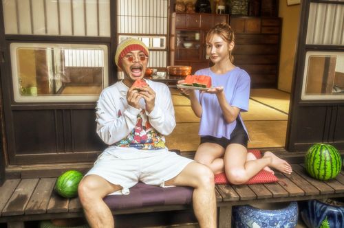 卯死了!黃明志合體AV女神明日花綺羅 11秒就被她穿內褲曬衣辣到噴鼻血