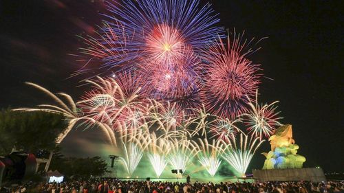 火舞片!480秒璀璨焰火照亮大鵬灣 屏東夏日狂歡祭今晚閉幕