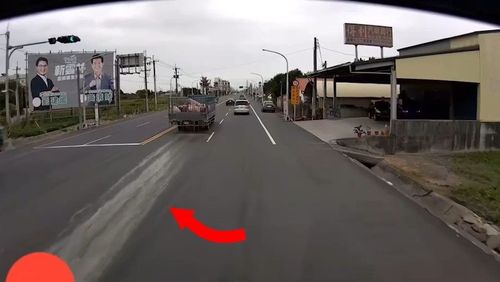 噁片|運豬車凡走過必留下「糞水」 用屎鋪路隔著螢幕都聞的到