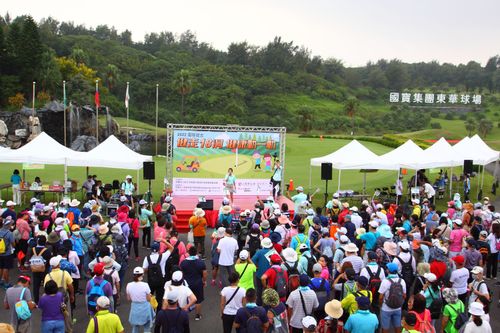 「99重陽」長者健走不稀奇　國寶集團把高爾夫球場玩出新高度