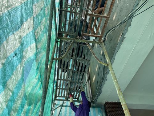 屏東工人低血糖跌落3米高窄小鷹架 意識不清緊急送醫