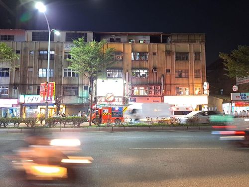 新北燒烤店瓦斯爐燈管爆炸　4人受傷緊急送醫