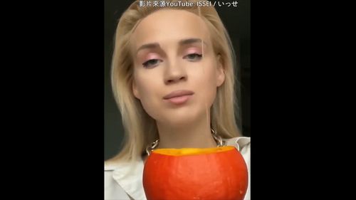 東施效頻？男子學金髮美女做南瓜咖啡特調　除了南瓜其他都不像