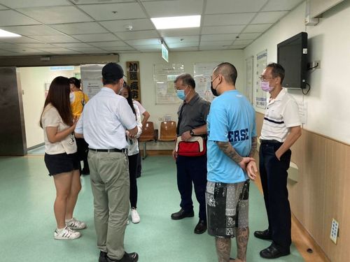 高雄警車對撞BMW!駕駛重度昏迷 家屬控「先拔行車紀錄器」