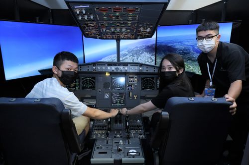 掀航空職務面紗!飛航講座首站吸200人 11月2站免費登場
