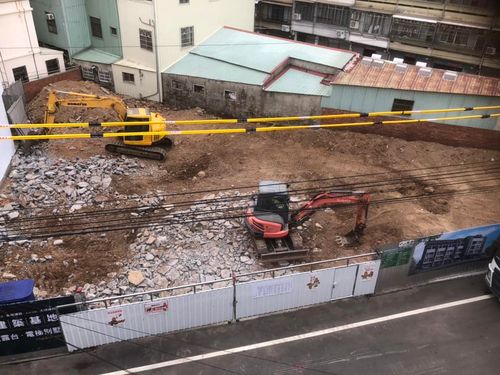 建商整地「灰塵＋噪音」不堪其擾　週日還施工！他忍不住怨：鄰居有收禮都忍了