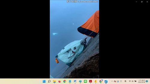 超刺激的露營體驗震撼來襲！　帳蓬掛在半空中腳踩不到地真的很驚險