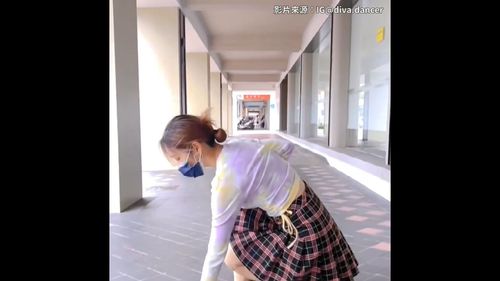  東西掉了要如何撿起來？　女神與俗女的差別就在這裡　