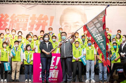 黃偉哲今造勢2千人到場　蔡英文：市長贏、議員也要拼過半