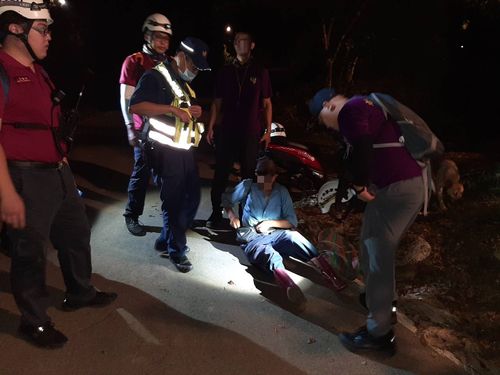 桃園翁熱心公益修護山區古道 體力不濟受困!警、消摸黑救援