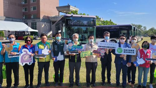 15輛Model T大軍報到 府城客運購入鴻海電動巴士遊台南