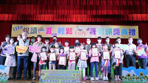 新北學子愛看書！400人挑戰百「閱」　療癒紓壓抗疫情