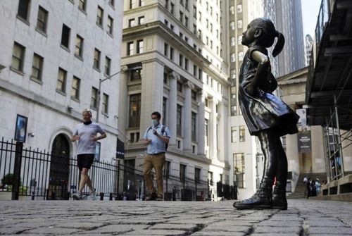 美股試圖甩開連3周跌勢 道瓊早盤漲逾百點