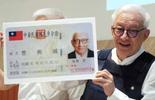 曹興誠曝當年被「他」帶去見江澤民 「這些人手沾滿血,和他握手覺得很髒」