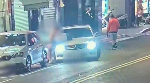 西門町男打女全被錄！網友歪樓高大女性別　原PO忙澄清「真的是女生」