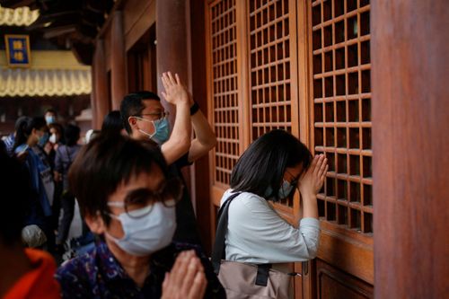 上海疫情反彈　多間學校停課迪士尼樂園遊行喊卡