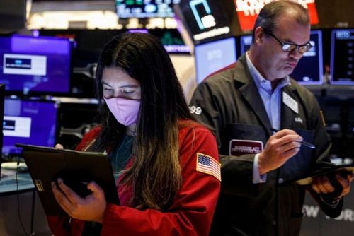 美股早盤震盪走高　Nike財報遜！股價暴跌13%