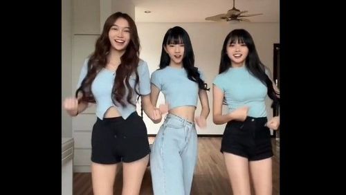 和五正妹一起摸四圈　一手好牌似乎不重要了