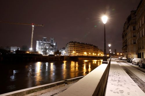 法國因應入冬能源危機　公共建物停供熱水、泳池水溫降1°C