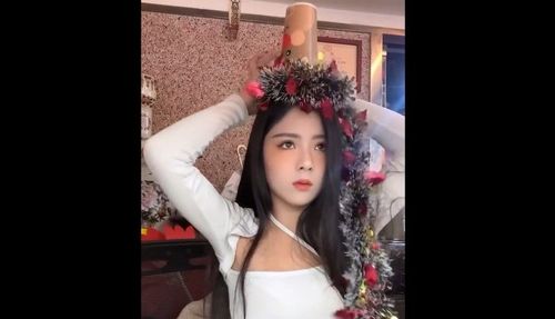 鵝肉女神「這一條」往頭上弄　幾秒後竟變成…