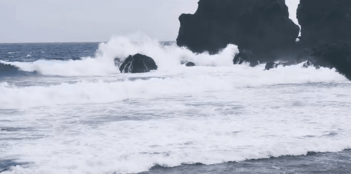 尼莎來襲!綠島掀5米大浪 台東離島客輪異動看這裡
