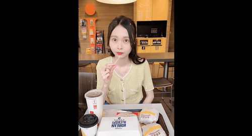 遇到詐騙 女友小鳥胃突變大食怪 網喊「我也是受害者」