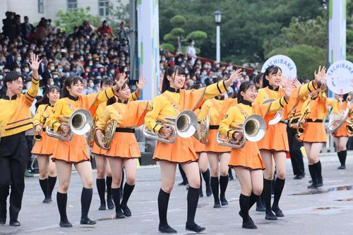雙十國慶「把藝人變不見」館長一句話酸爆 上萬人朝聖接力嘴砲