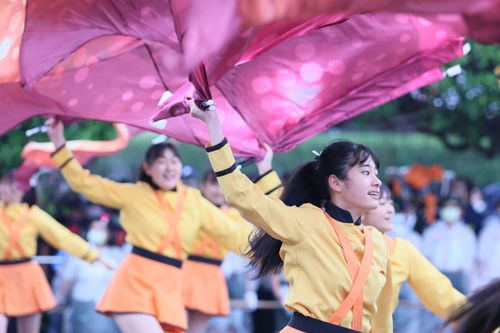 橘色惡魔國慶表演掀旋風!明期中考即返日 團員笑:不會寫就填「這四字」