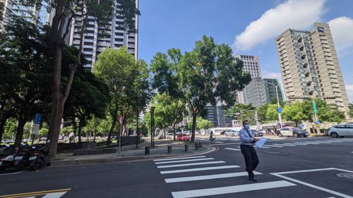 捶心肝！　台中新屋「一個紅綠燈的距離」價差20萬元　