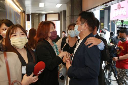 不滿她晚到又「奪命連環問」！ 陳時中競辦槓上媒體　雙方開嗆全紀錄